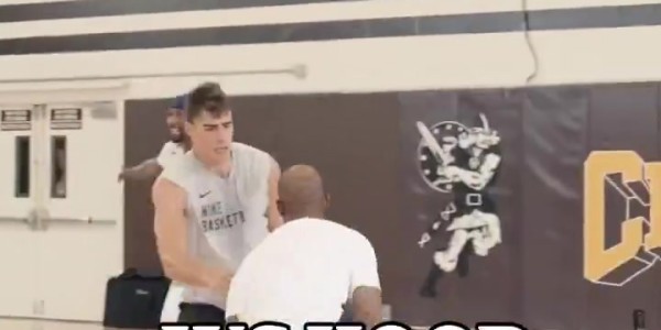 保罗携手亨德森小乔丹领衔群星激战 全能控卫突破远投尽显统治力