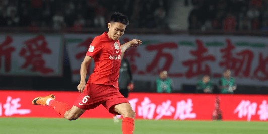 华体育会app(中国)官方网站-3-0！中超最神奇球队诞生！赛季唯一不败+11场轰30球，领跑积分榜